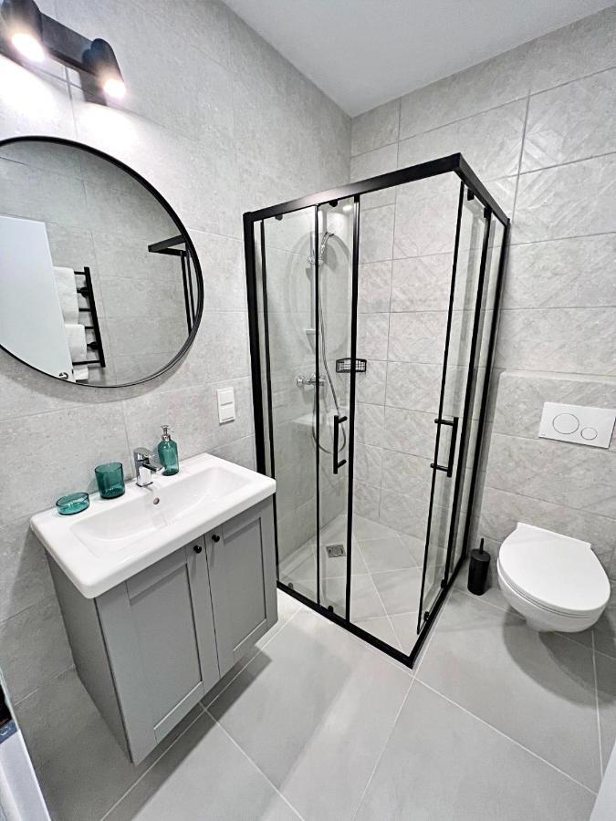 Clinic Studio Apartments By Hostlovers Kaunas Ngoại thất bức ảnh